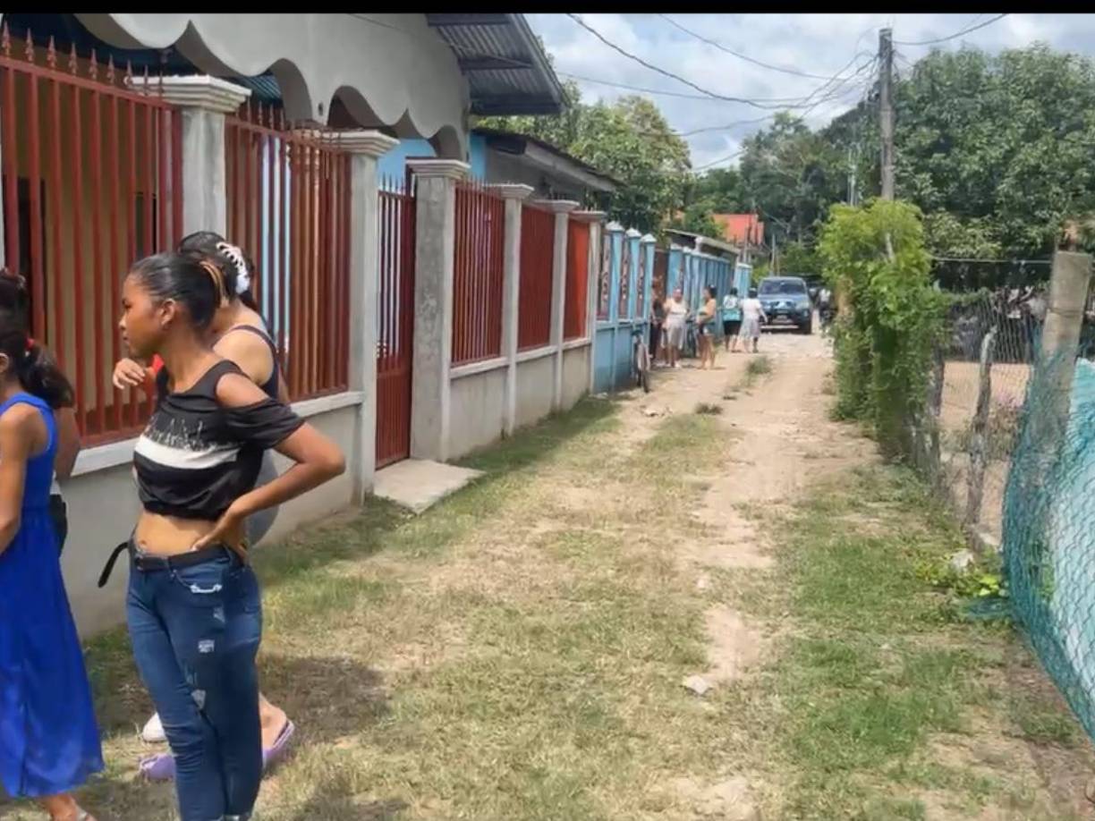 Preliminarmente se indicó que don Fernando recibió múltiples puñaladas en su pecho, la cuales le provocaron la muerte.