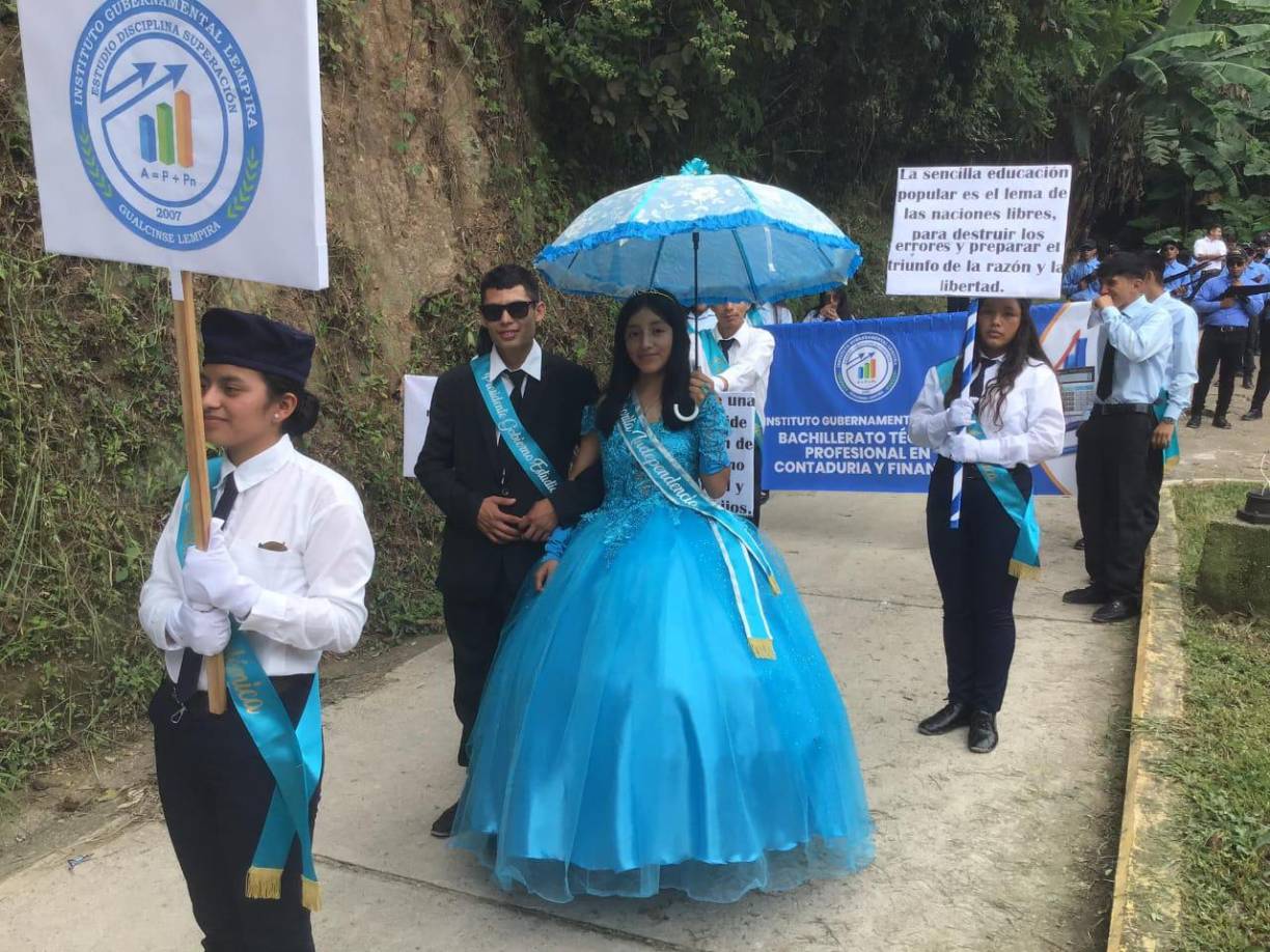 La señorita Independencia también recorrió junto a los demás cuadros artísticos del desfile programado en este 15 de septiembre.