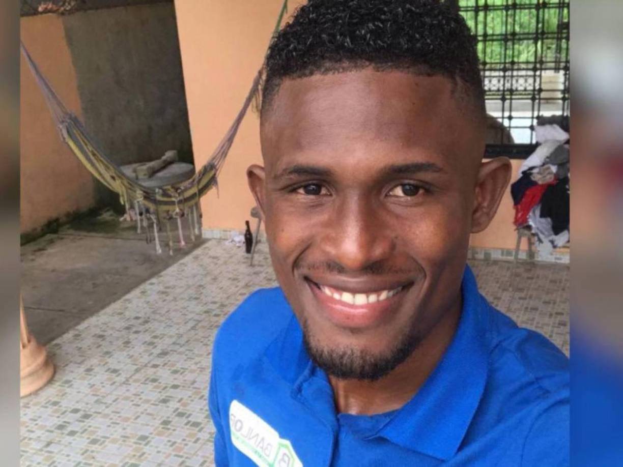 Un joven falleció la tarde del domingo 19 de enero mientras jugaba fútbol en el barrio La Alambra, en La Ceiba, Atlántida. La víctima fue identificada como Ricardo Bernárdez. 