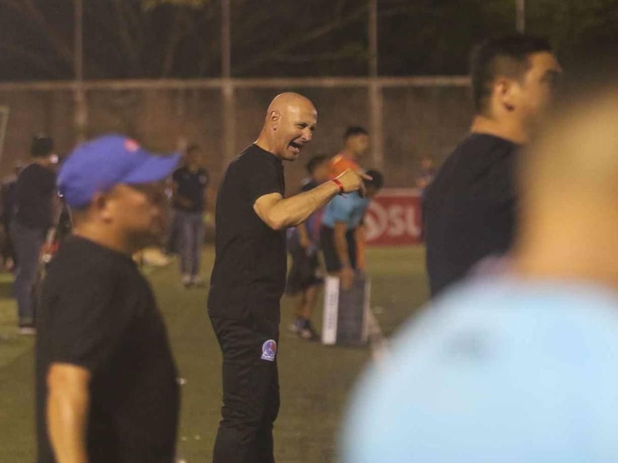 Eduardo Espinel lo vivió con intensidad luego de casi 2 semanas de trabajo en el Olimpia.