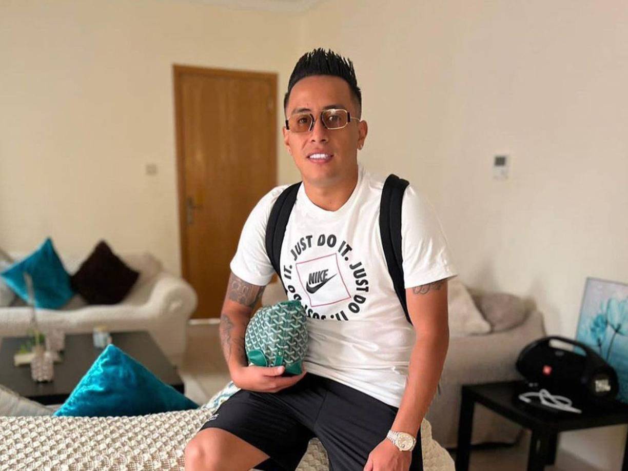 “Hoy, más que nunca, sé que soy solo un chico de uno de los barrios más pobres y humildes del Perú, que creció en medio de los problemas que millones de niños y jóvenes peruanos padecen y que tuvo la suerte de jugar bien al fútbol”, mencionó Cueva.