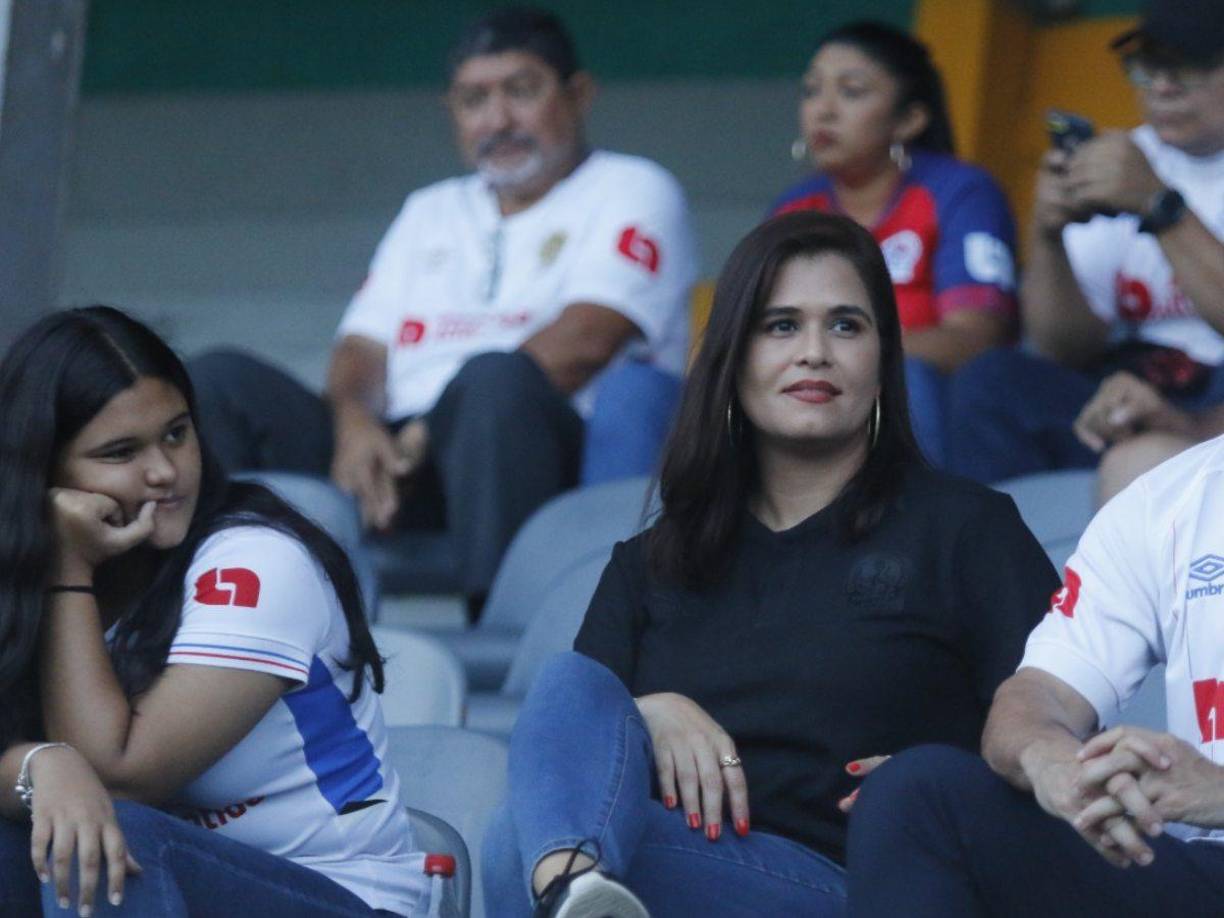 Desde muy temprano ellas se instalaron en el sector de silla.