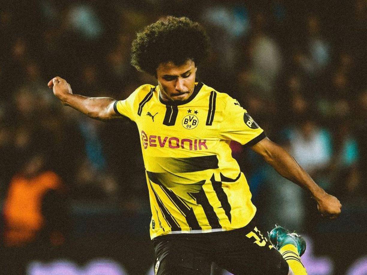 El Liverpool se prepara ante la posibilidad de que Mohamed Salah abandone el club en verano de 2025, cuando su contrato con el equipo inglés expire. Por eso han señalado a Karim Adeyemi como un posible sustituto y, según Bild, estarían dispuestos a ofrecer más de 50 millones de euros por el extremo alemán.