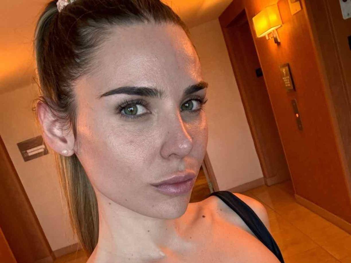 Nacida el 14 de octubre de 1993, Mina Bonino es una profesional del mundo de los medios de comunicación que, desde muy joven, se hizo un lugar en Argentina gracias a su trabajo en televisión, donde habitualmente ejercía como reportera y acostumbraba a entrevistas a distintas personalidades.