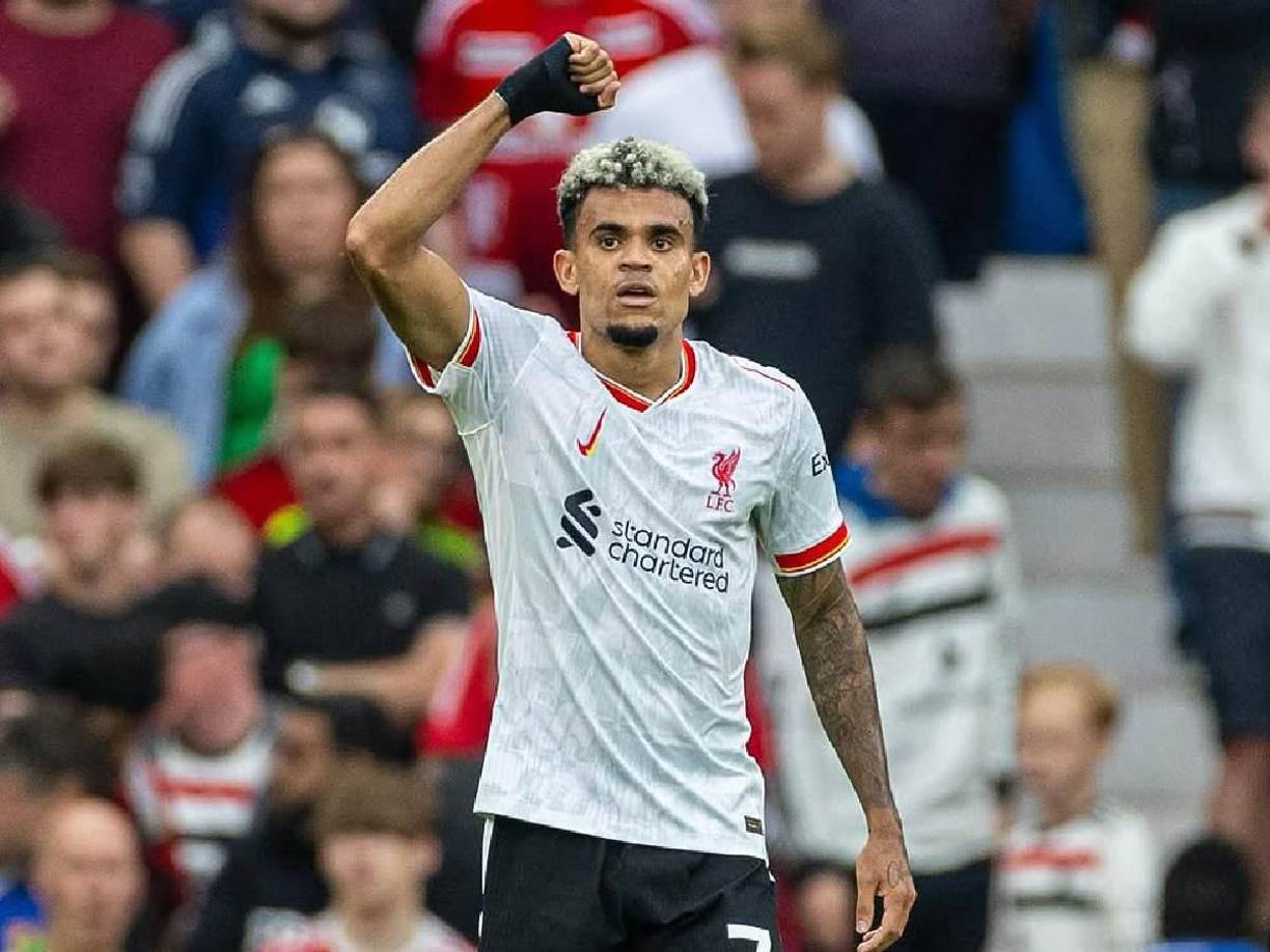 Informa el medio colombiano Antena 2, que Luis Díaz está valorando su salida del Liverpool y los equipos que lo tienen en la mira son el PSG y el Barcelona.