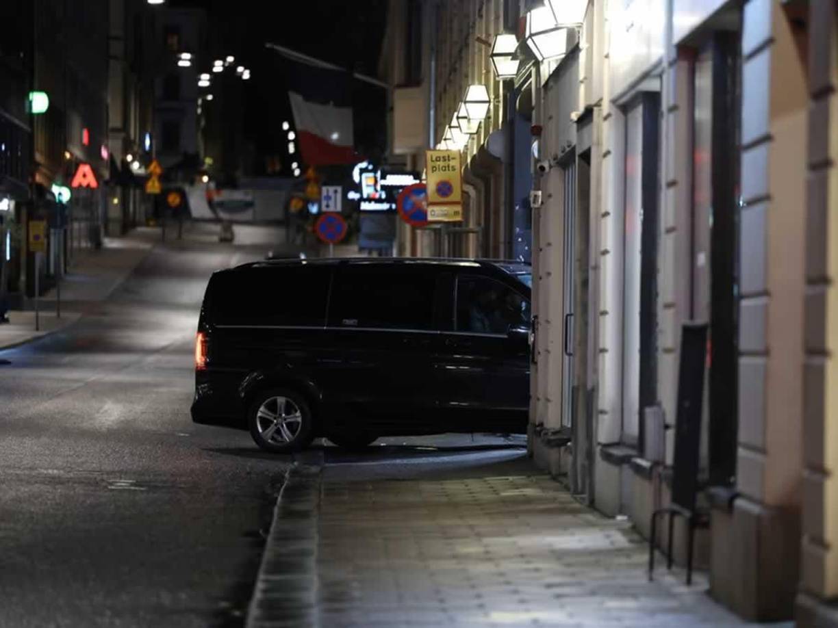 Mbappé reservó el miércoles por la noche la misma sala privada en la discoteca con el mismo procedimiento y número de personas. En el club estaba estrictamente prohibido el uso de teléfonos móviles, ya que los asistentes del lugar debían guardar sus celulares en sobres, asegura ‘Sport Bladet’.