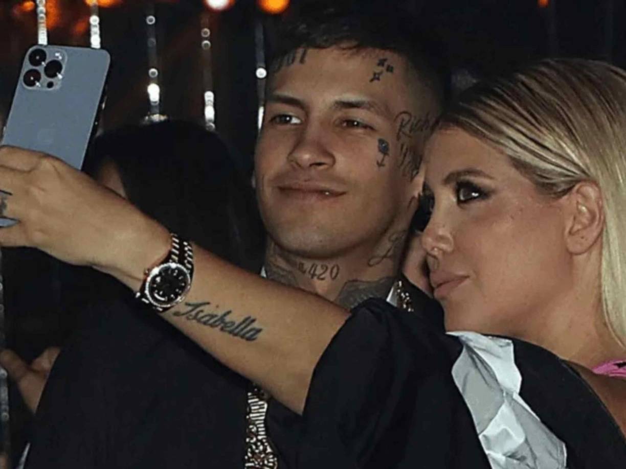 Wanda Nara y L-Gante vuelven a estar en el ojo público tras mostrarse juntos en una fiesta en la Costanera y compartir en redes sociales mensajes llenos de complicidad.