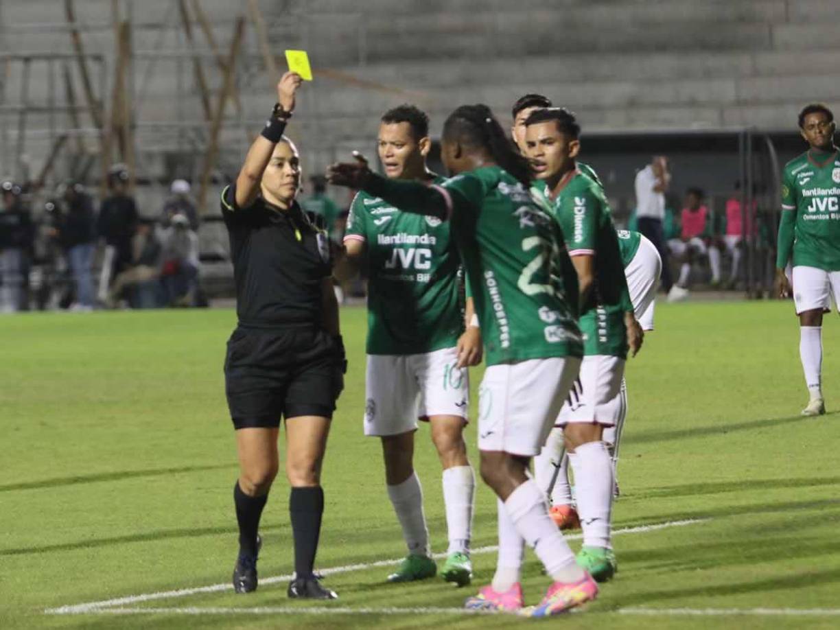 Melissa Pastrana tuvo un partido para el olvido. No dejó contentos ni al Olancho FC ni al Marathón.