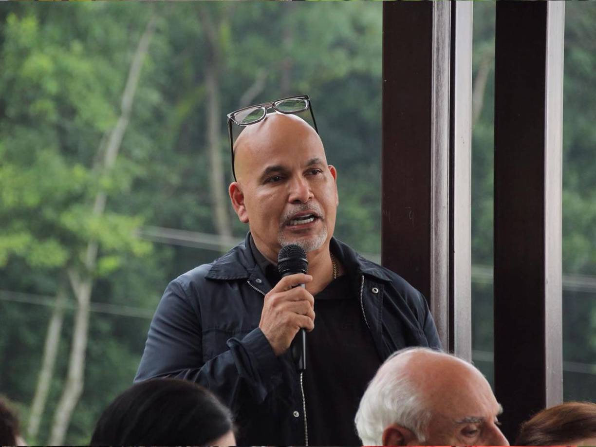 Orinson Amaya fue uno de los más emotivos revelando la amistad con el exjugador verdolaga con paso por Olimpia, Motagua y Marathón en la Liga Nacional de Honduras: “eran largas charlas en su restaurante, seguíamos hablando hasta las 2 de la mañana”.