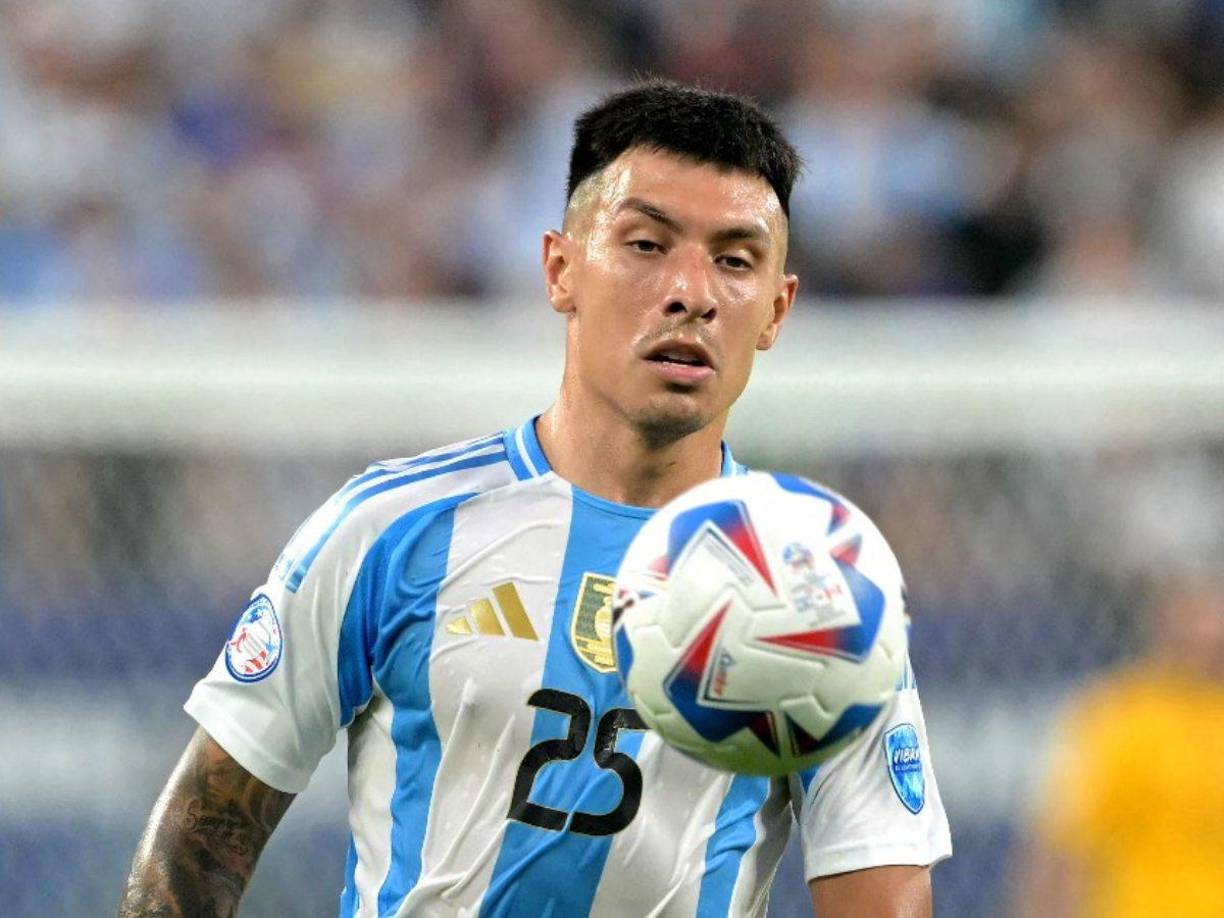 Lisandro Martínez: Hará dupla en la zaga central con Cristian Romero en el 11 titular de Argentina.