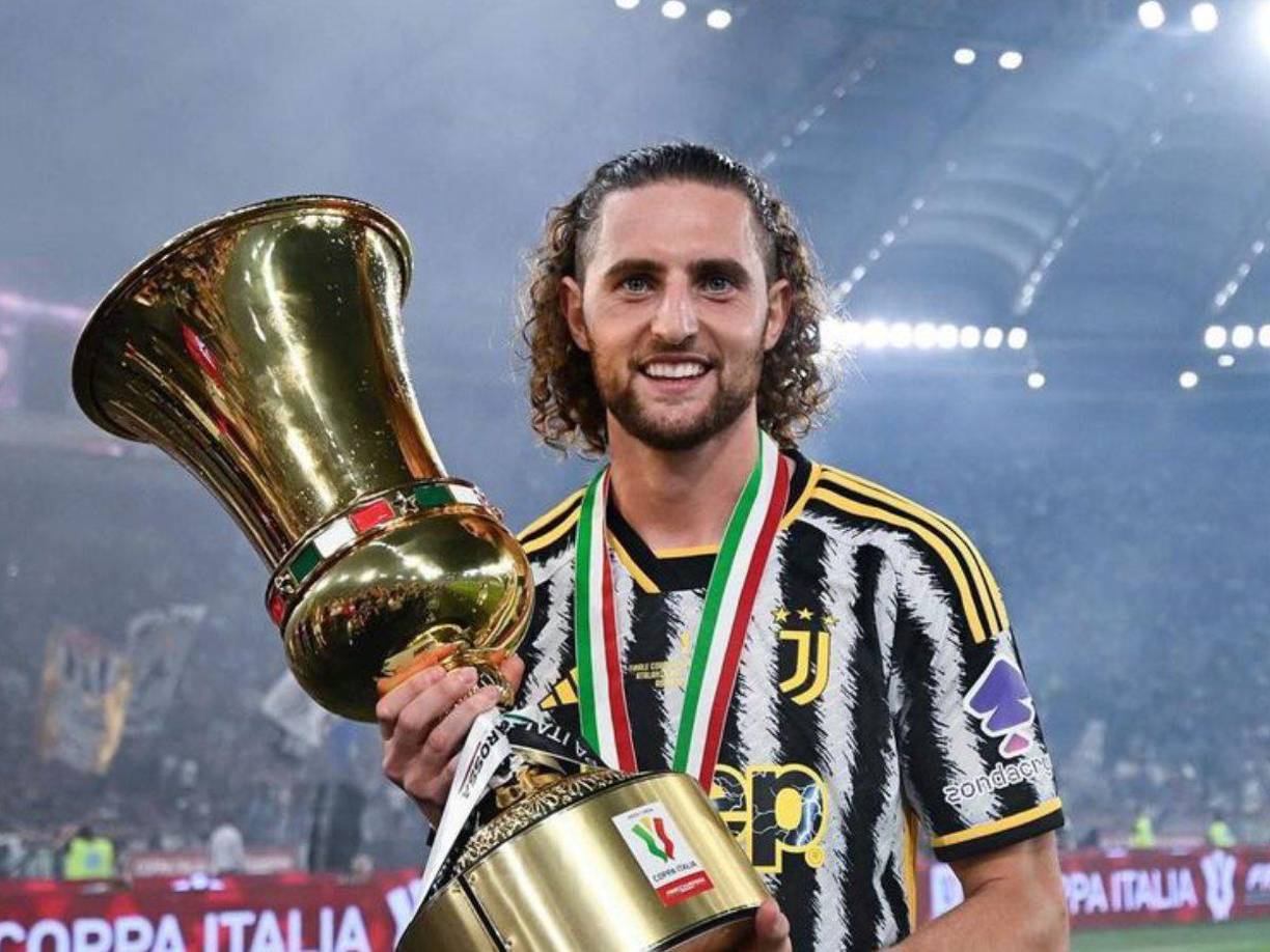 La Juventus planea llegar a un acuerdo para renovar al centrocampista francés Rabiot, quien se encuentra como agente libre ya que finalizó su contrato con la Juve.