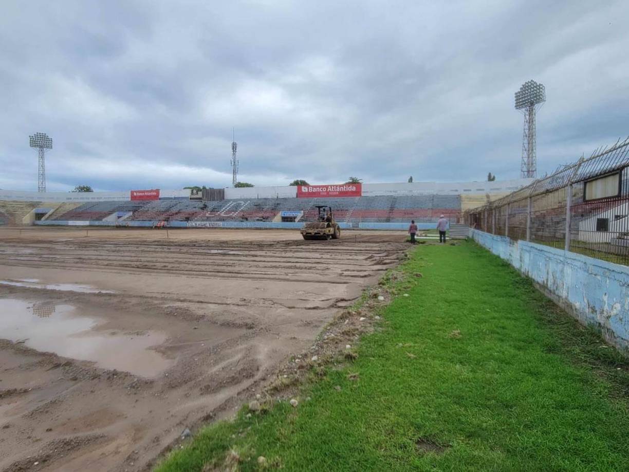 “Este será el tercer estadio de césped híbrido en Honduras, una muestra más del compromiso con el desarrollo y la modernización del deporte de parte de la Presidenta Castro”, dijo Mario Moncada en su momento.