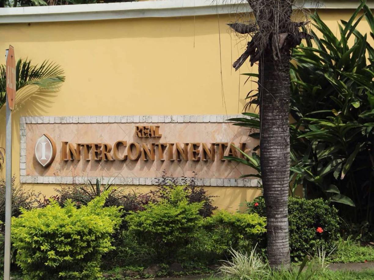 El hotel Real Intercontinental de San Pedro Sula, que queda contiguo al Mall Mulitiplaza en la salida al boulevard del sur, es el lugar donde se estará hospedando Messi y el resto de la delegación del Inter Miami.