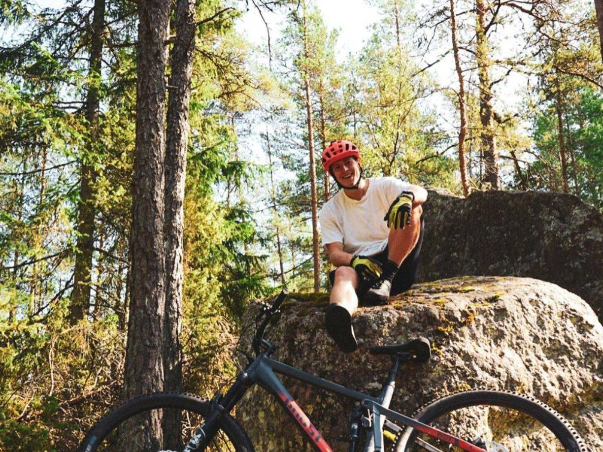 Este hecho expuso la orientación sexual de Janne ante los medios de comunicación y se convirtió en el primer jugador en declararlo abiertamente.