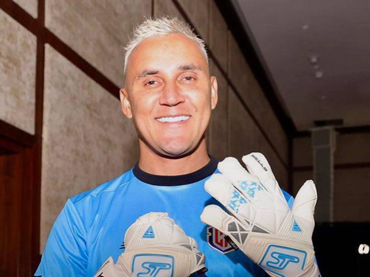 Keylor Navas tomará un vuelo en las próximas horas con destino a Europa donde tiene su hogar para seguir pensando cuál será su próximo club, esto según fuentes de ESPN. De esta manera, el portero descarta volver al Saprissa, club en donde estuvo entrenando en los últimos días.