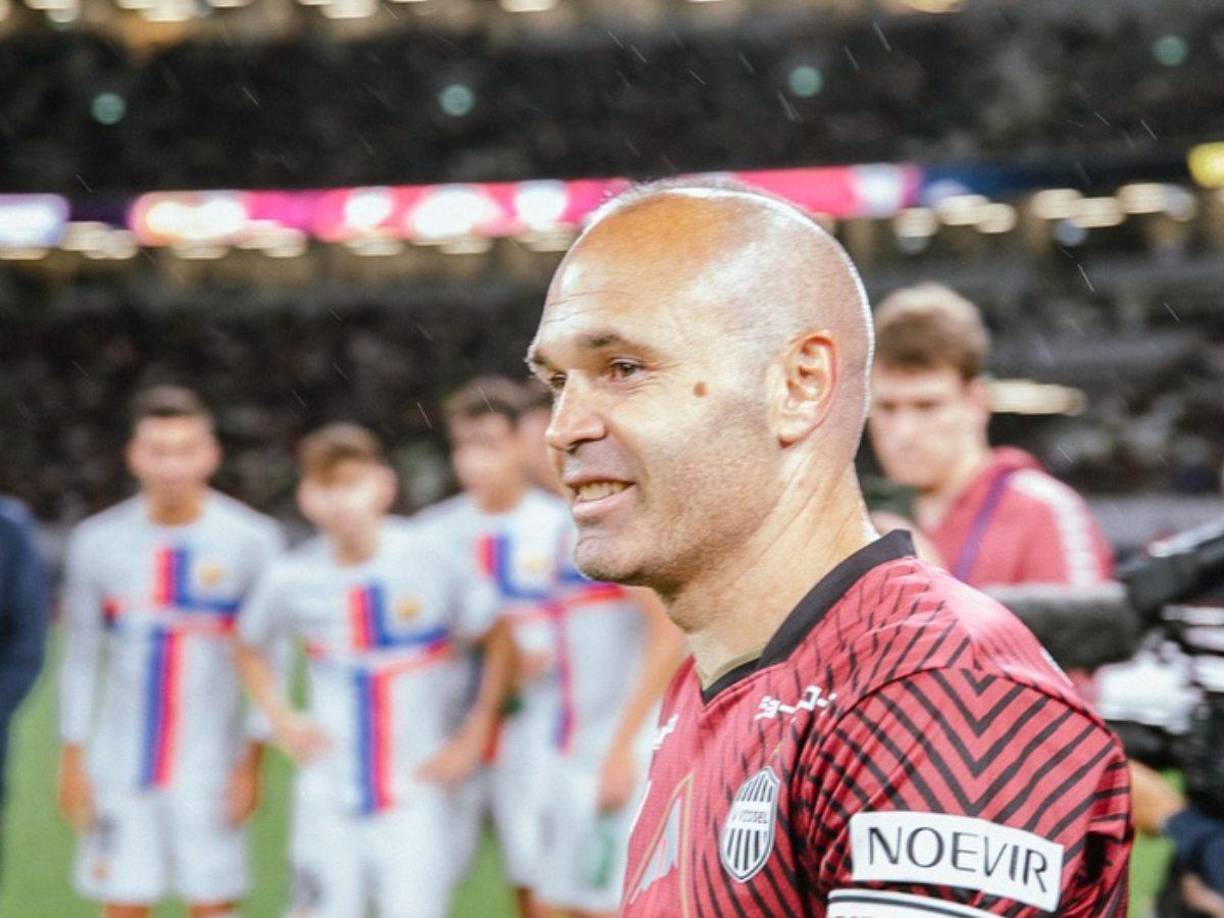 Iniesta levantó varios títulos con Barcelona y también fue campeón en Japón. Además, fue el salvador de España con su único tanto en la final del Mundial 2010.