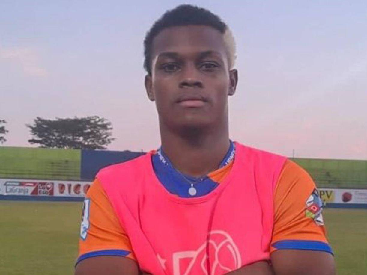 El delantero Demetri Gordon vuelve al Olimpia tras haber militado a préstamo el torneo anterior en la UPNFM.