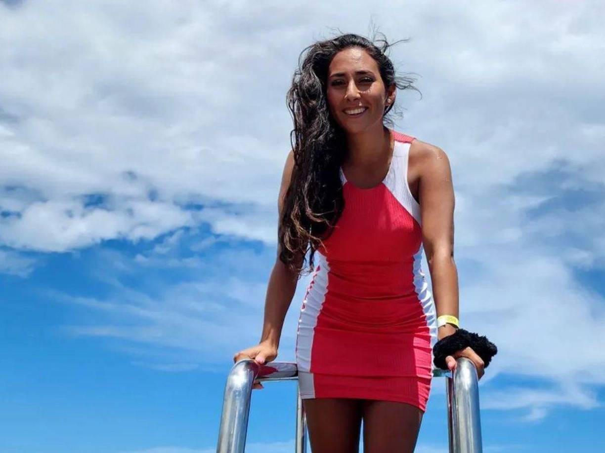 Cindy fue multada con 40 fechas, abrió una página para adultos y ganó más de USD 2 mil en un día.