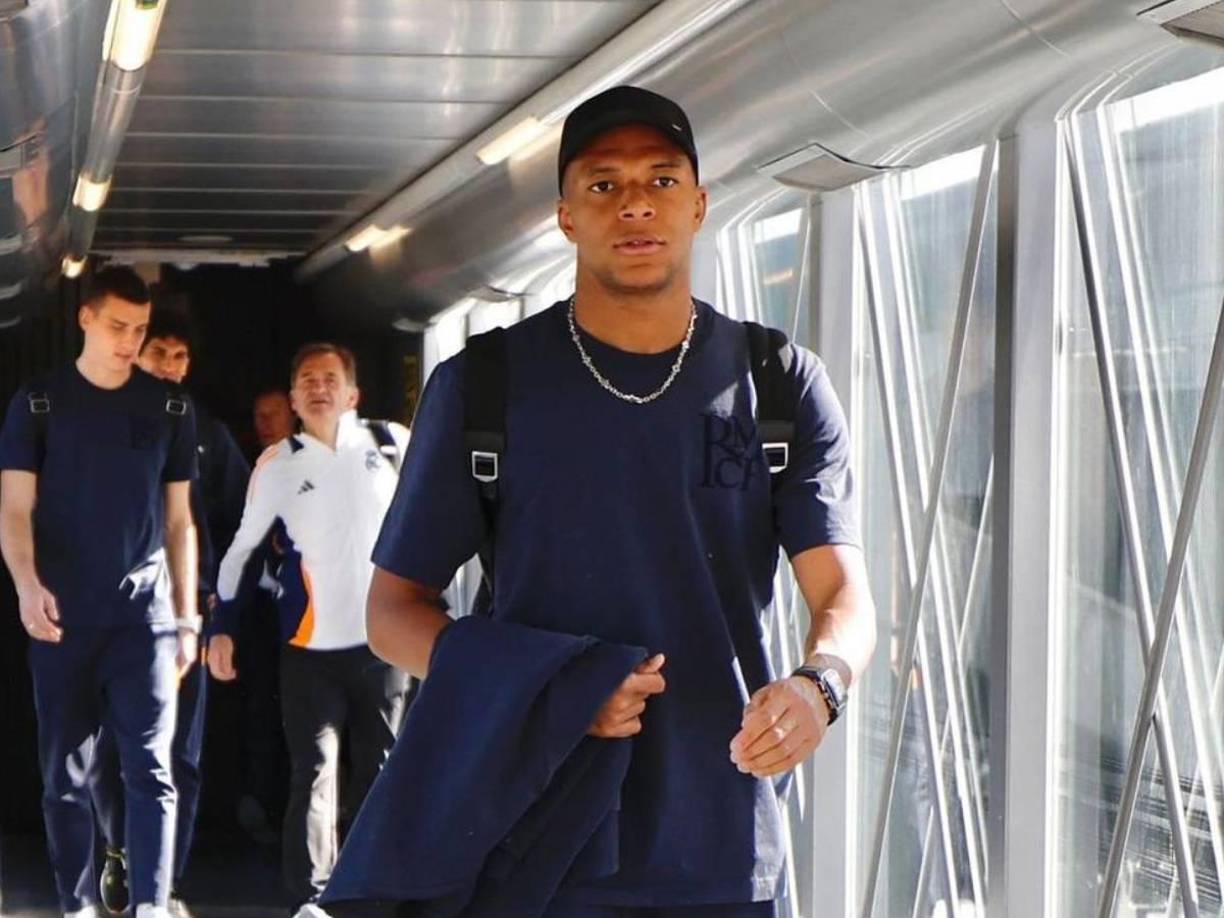 En Francia crece la preocupación por la salud mental de Kylian Mbappé. El futbolista no pasa por su mejor momento en el Real Madrid y tanto su entrenador en la selección, Didier Deschamps, como algunos compañeros suyos, comentaron que está teniendo problemas psicológicos.
