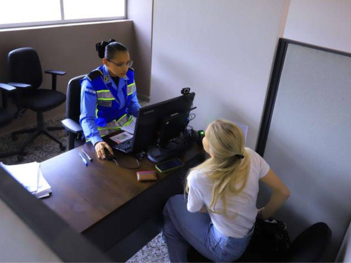 Desde el viernes 29 de septiembre se comenzó a imprimir la nueva licencia en físico a nivel nacional.