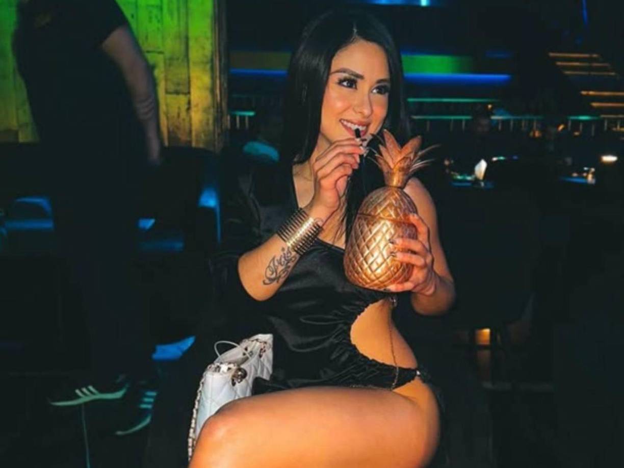 Ella decidió abandonar el programa debido a razones de <b>salud mental</b>. 