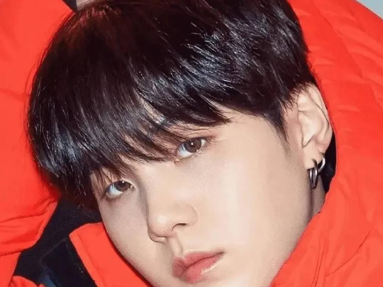 <b>SUGA</b> también era un buen deportista, jugaba baloncesto, sino hubiera incursionado en la música, él hubiese incursionado en ese deporte.