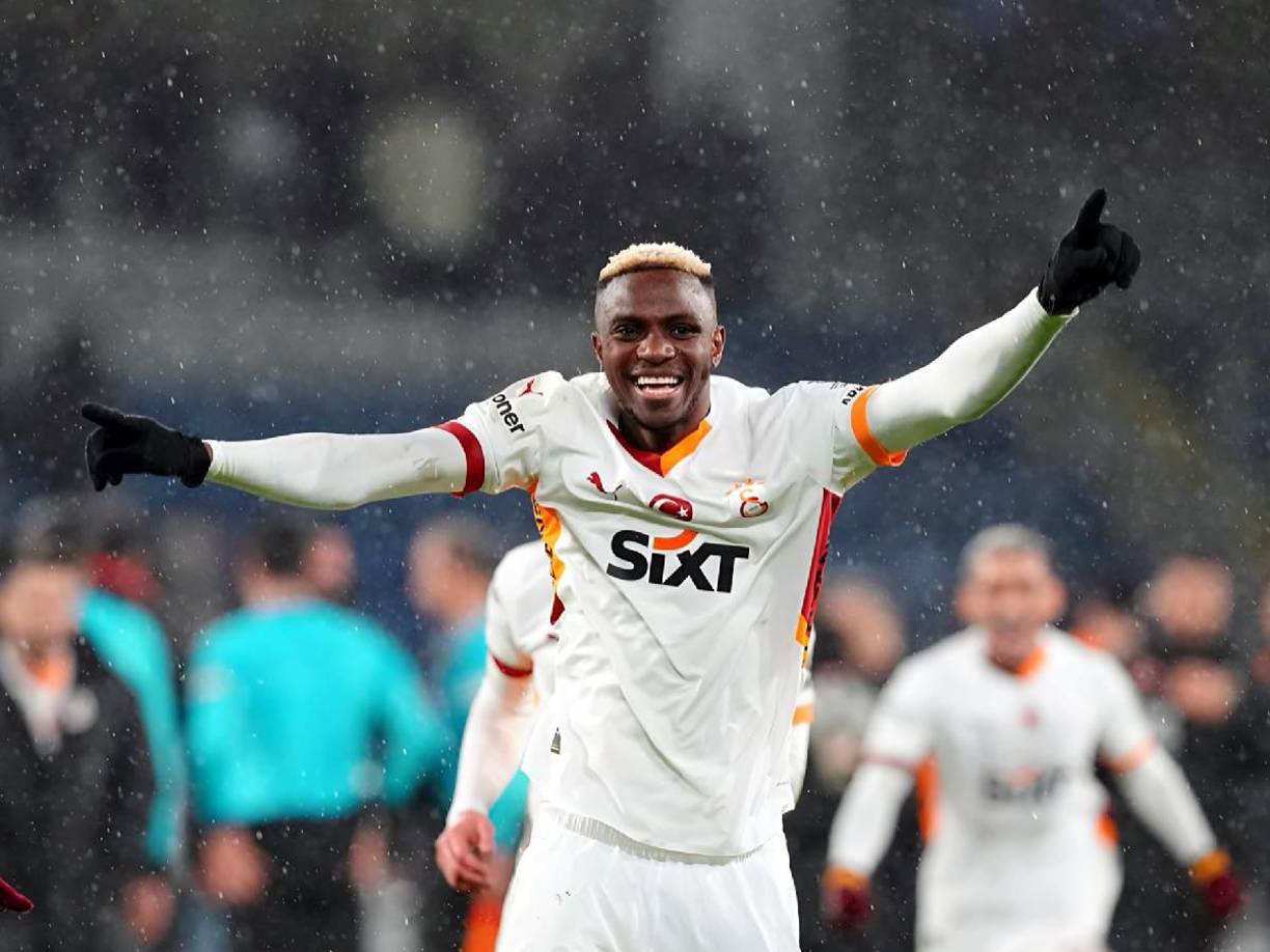 El Galatasaray quiere quedarse a Osimhen y ofrece 65 millones al Napoli para quedarse con los servicios del jugador.