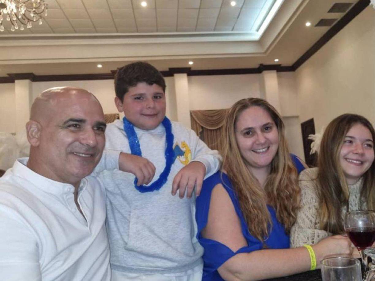 Su familia es su motor y tras jugar como profesional en Honduras decidió emprender.