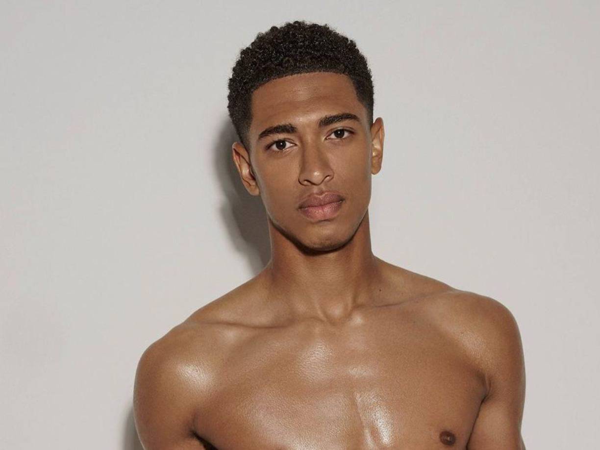 Bellingham en su momento fue modelo ropa interior de la marca de Kim Kardashian. 