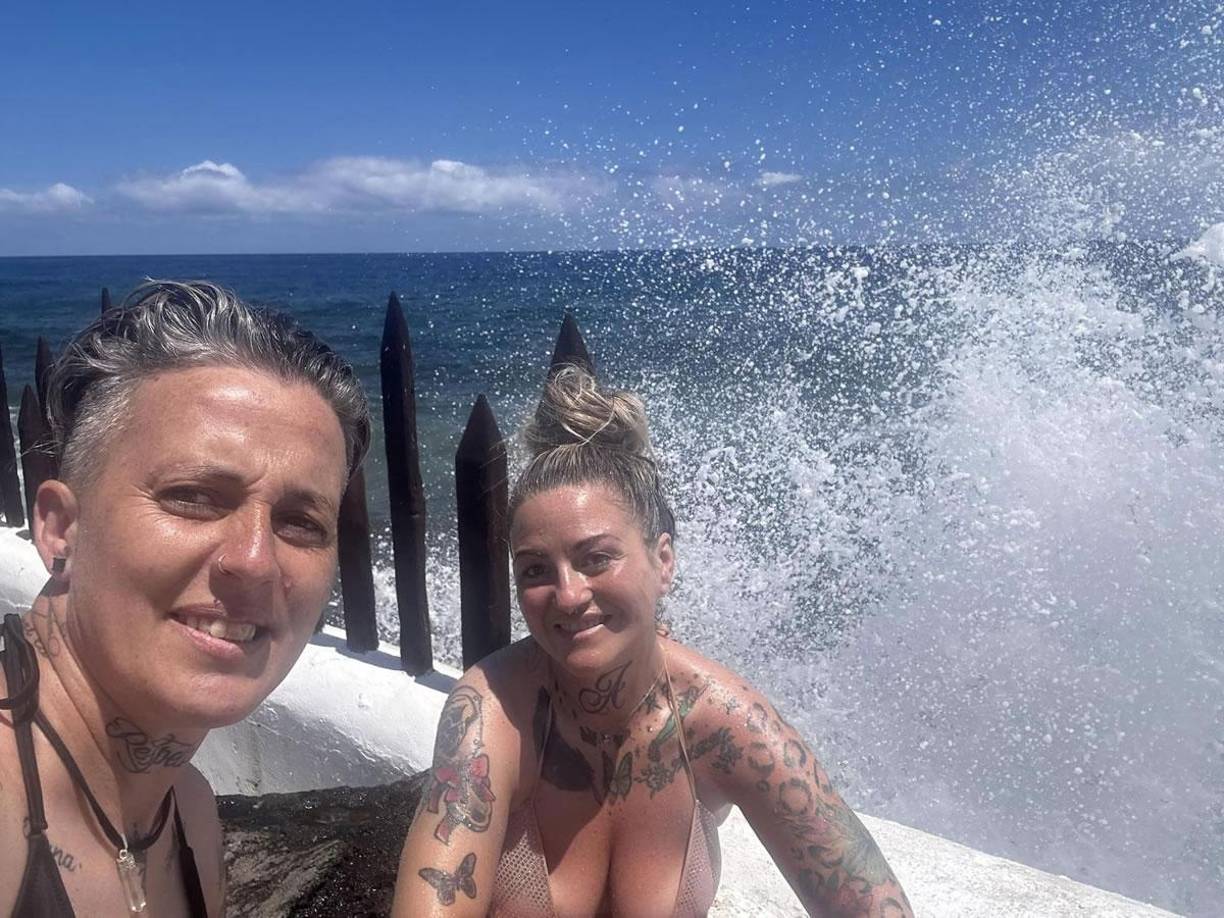 “Eres el amor de mi vida. Ayer, hoy, mañana y siempre”, es uno de los mensajes que le dedica la entrenadora de CD Cuervos a su pareja.