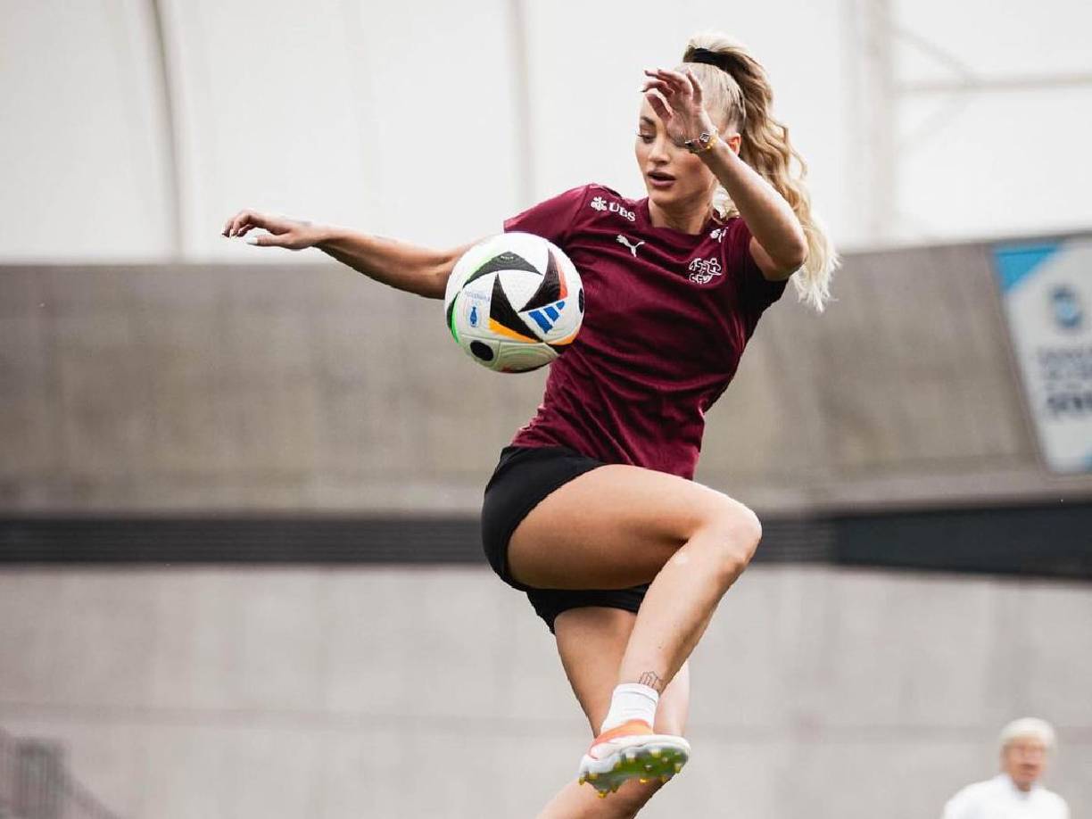 Según Mauro Munno, periodista especializado en el fútbol f emenino, el salario de Alisha Lehmaan en el Aston Villa rondaría los 70.000 euros.