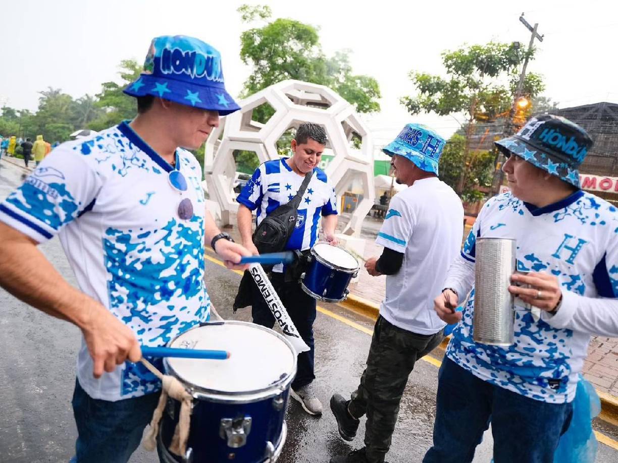 Ambientazo el que se vivió en la previa del duelo que también define el pase directo a la Copa Oro 2025.