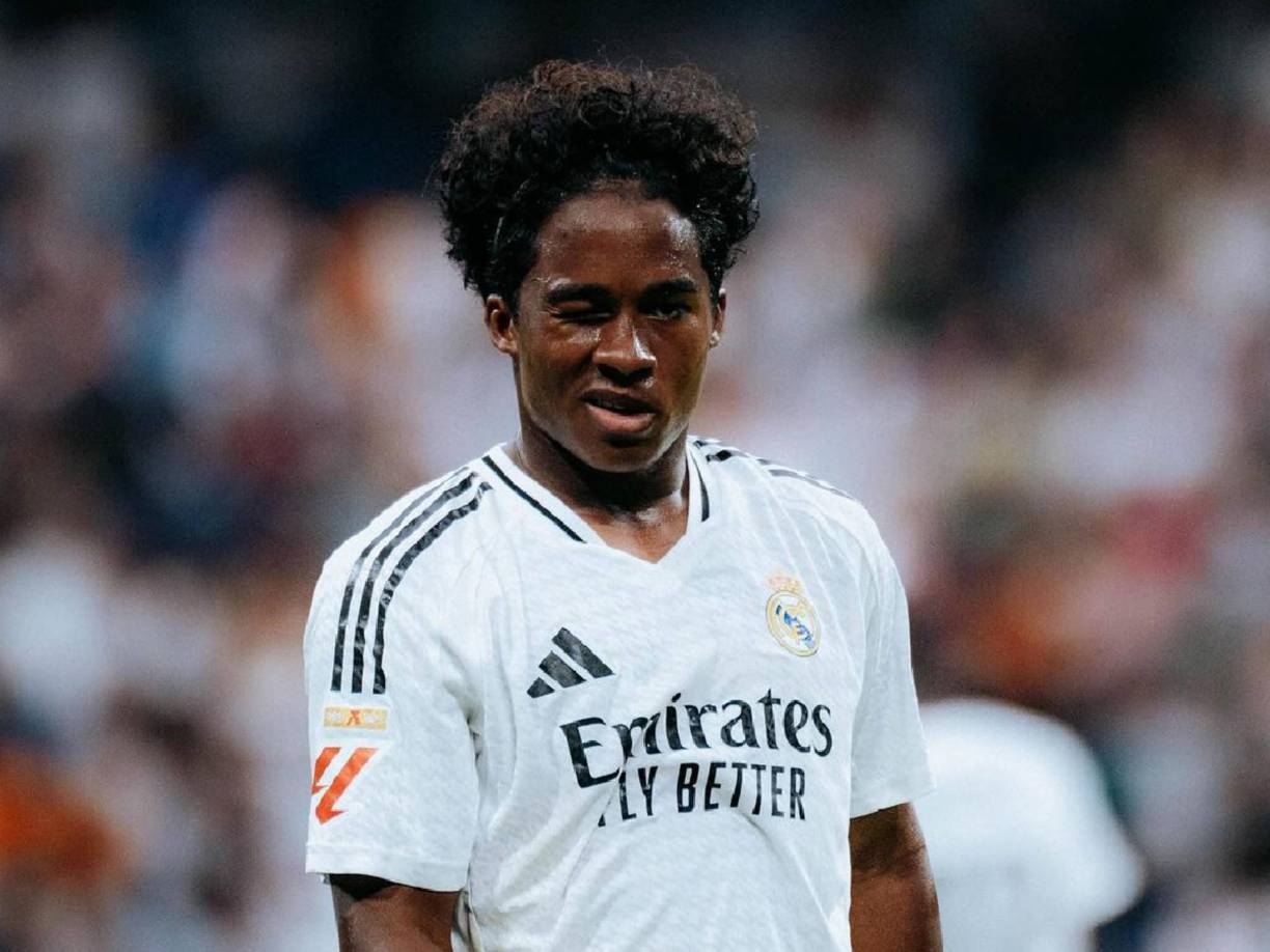 Pese a la baja de Mbappé, Ancelotti optaría por mantener a Endrick en el banquillo y darle entrada en el complemento. El delantero de 18 años siempre sale como suplente y lleva un 1 gol y una asistencia en siete jornadas.