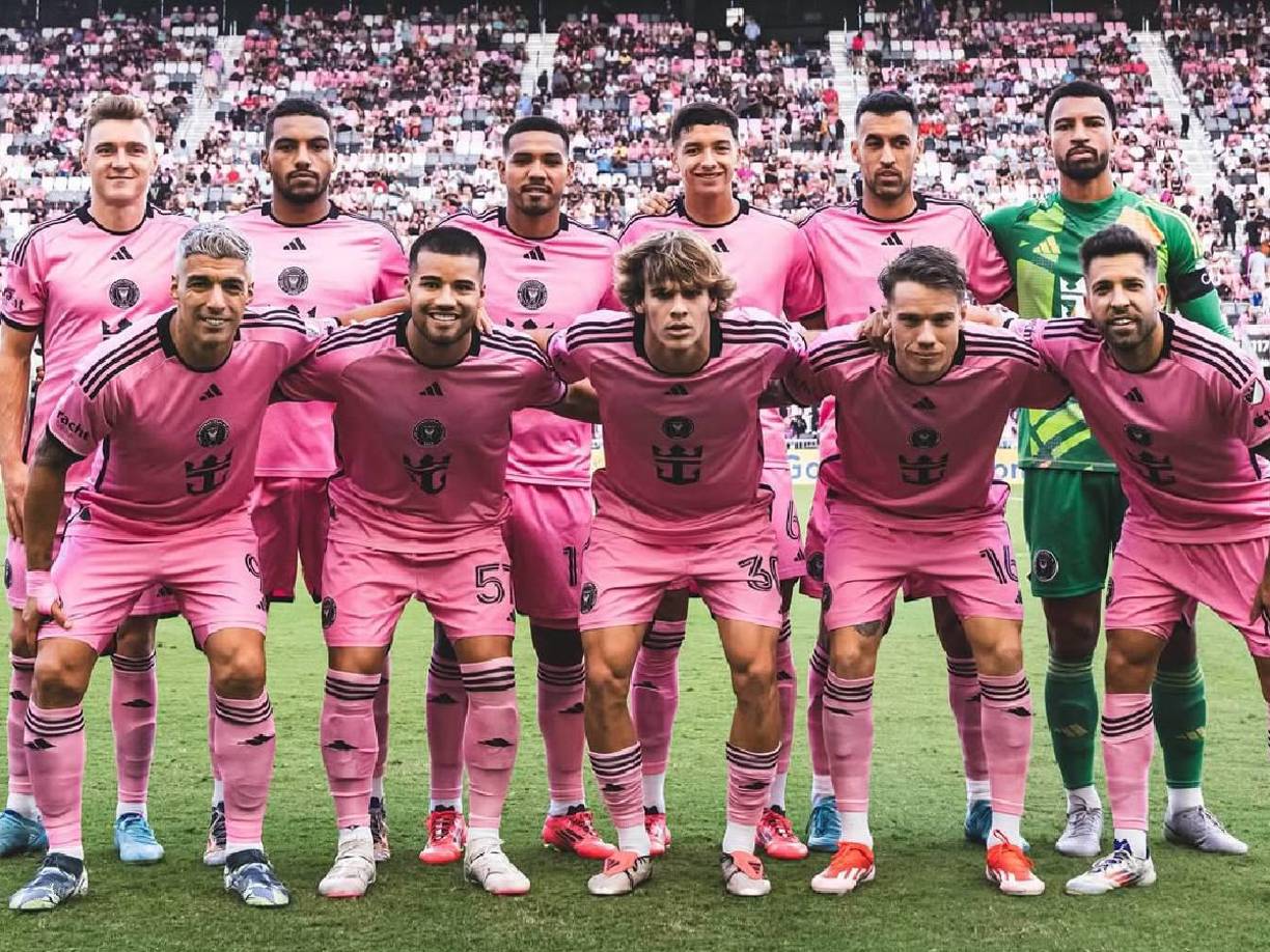 El Club mantiene negociaciones con Matías Rojas (opción rechazada) y Óscar Ustari (sin contrato). 