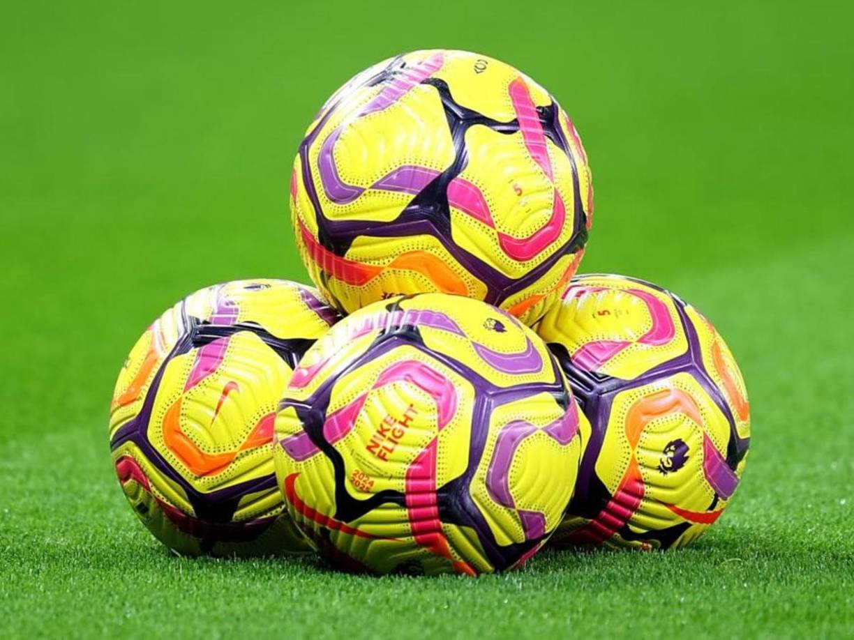 El jugador, una estrella de la Liga inglesa, fue arrestado por la policía mientras estaba entrenando con su equipo, delante de todos sus compañeros. 