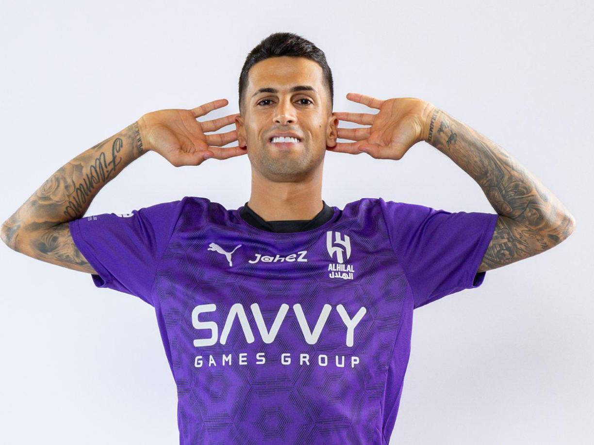 El Al Hilal de Arabia Saudita ha fichado al lateral derecho portugués João Cancelo por 25.000.000 €. Firma hasta junio de 2027 y la temporada pasada jugó en el FC Barcelona.