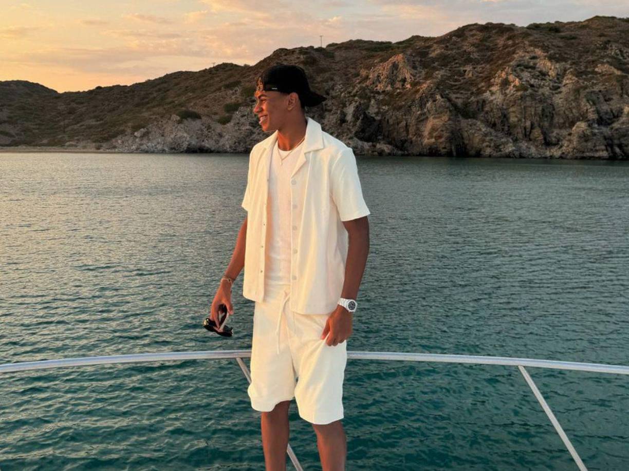 Lamine Yamal rompió el silencio y negó que Alex Padilla sea su compañera sentimental oficial. 