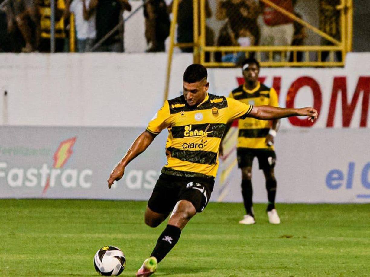 Bryan Acosta: Atraviesa un enorme momento en Real España y está de regreso en la selección de Honduras.