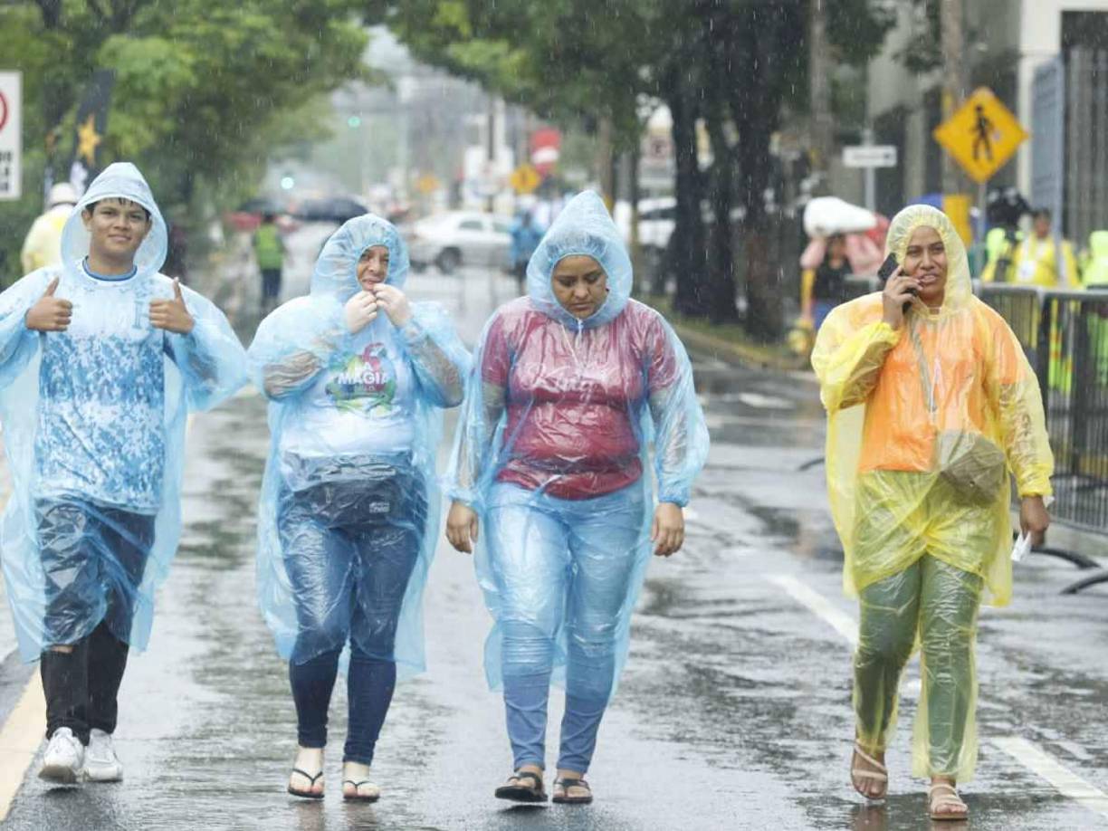 La Federación de Fútbol de Honduras puso a disposición cerca de 16,000 boletos para los aficionados y estos se vendieron en pocas horas el pasado 1 de noviembre.