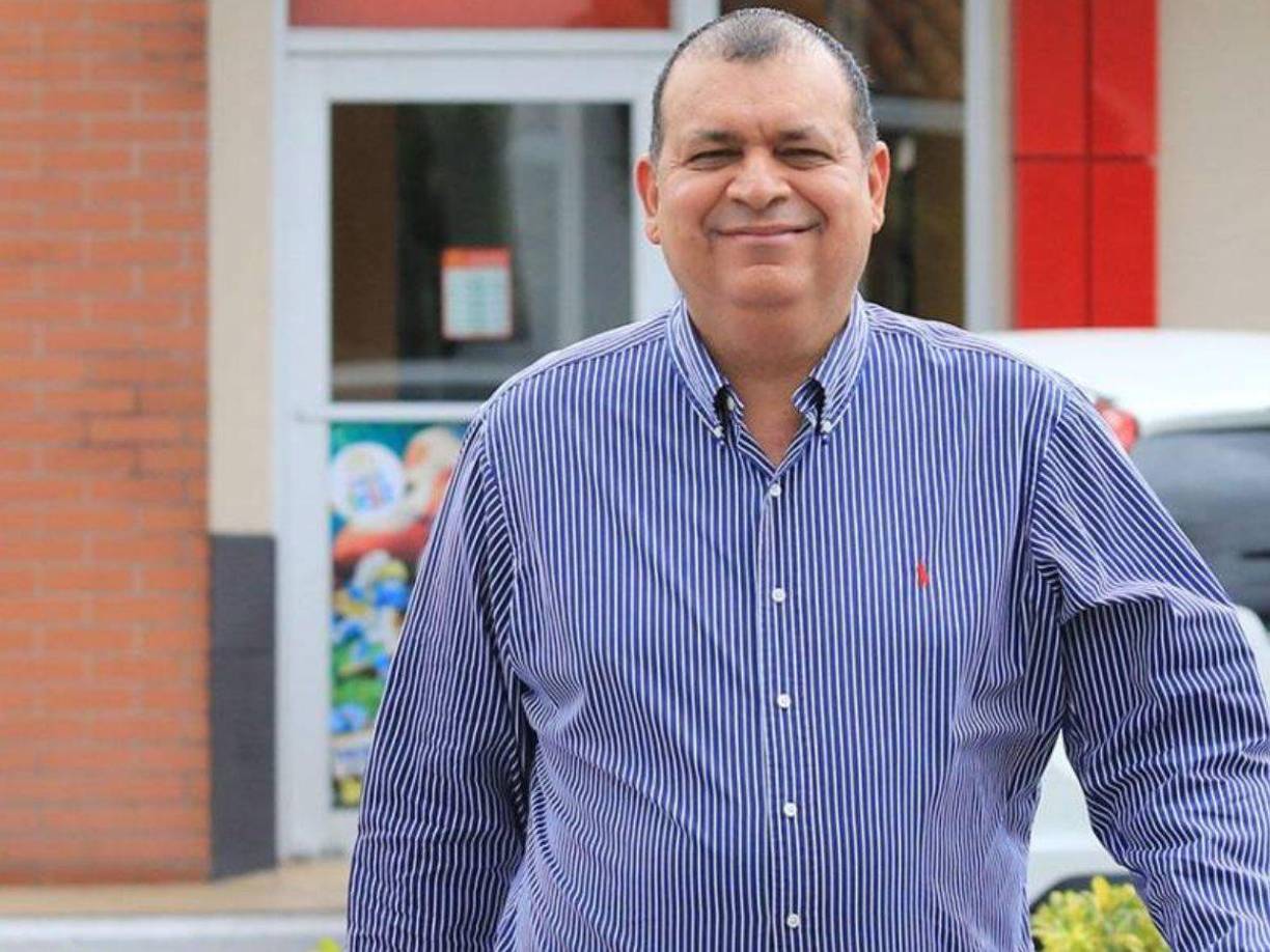 Orlando Ponce profundizó con detalles sobre el mal momento que se vive en el interior del Olimpia: “Se habla de una crisis que la ha provocado el profesor Pedro Troglio, ya que está peleado con varios jugadores”, reveló.