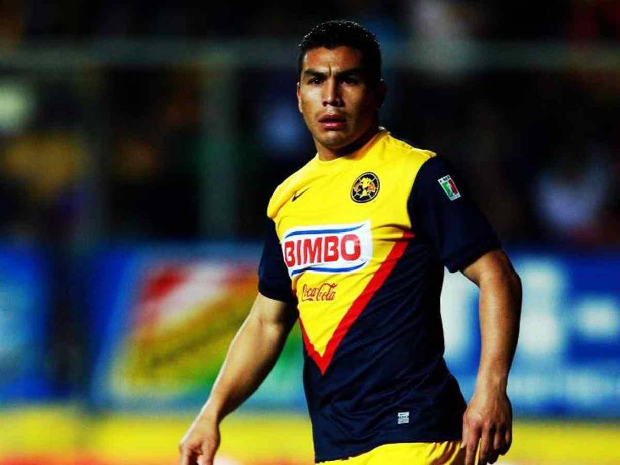 Después del partido entre América y Monarcas donde los Azulcremas vencieron por 2-0 a Morelia, Cabañas asistió al “Bar Bar” para festejar la victoria, sin embargo, durante la celebración, el miembro del en ese entonces cártel de los Beltrán Leyva, José Jorge Balderas Garza ‘El JJ’ comenzó a discutir con el delantero.