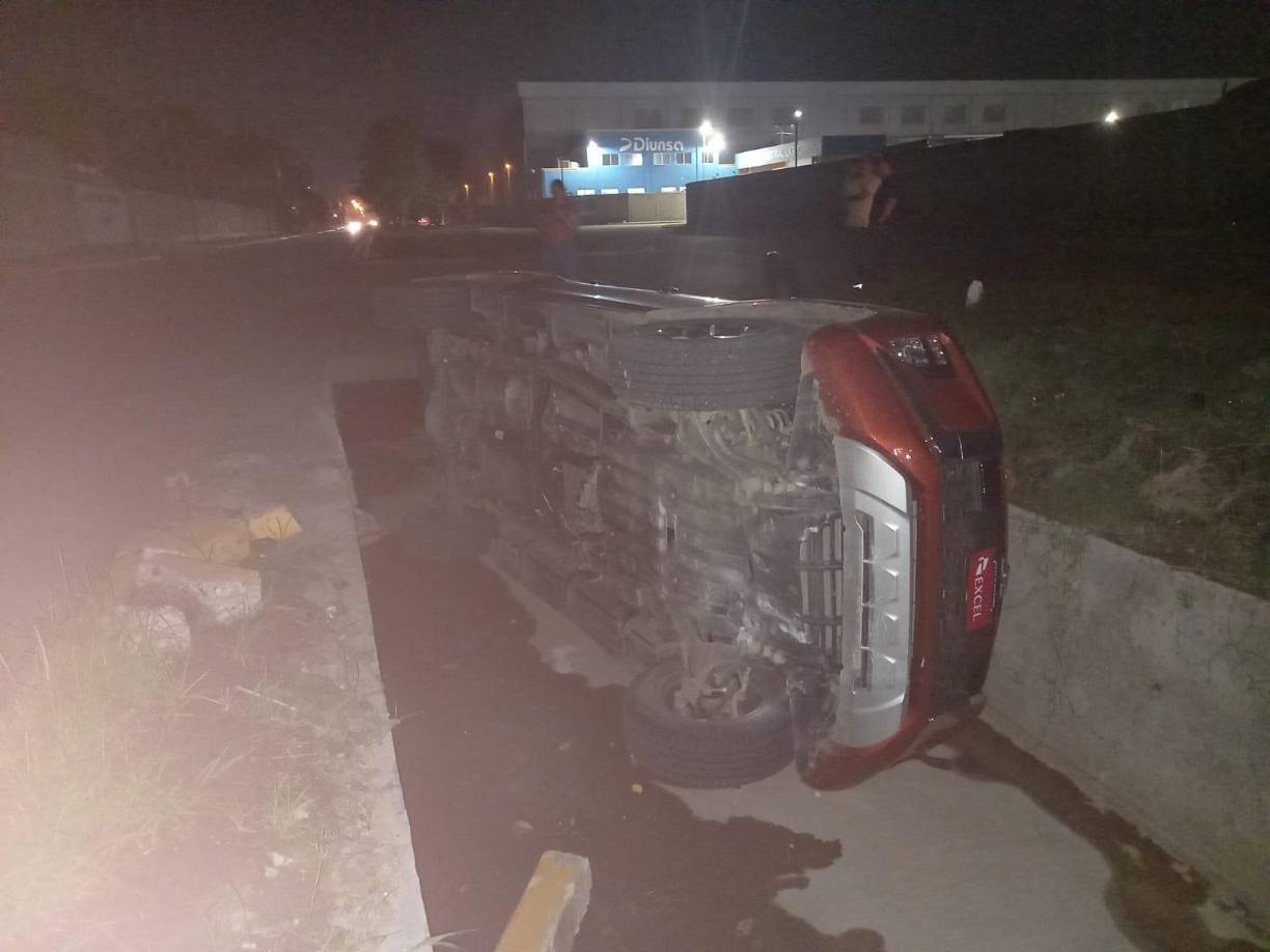 El vehículo es una L200 año 2024.