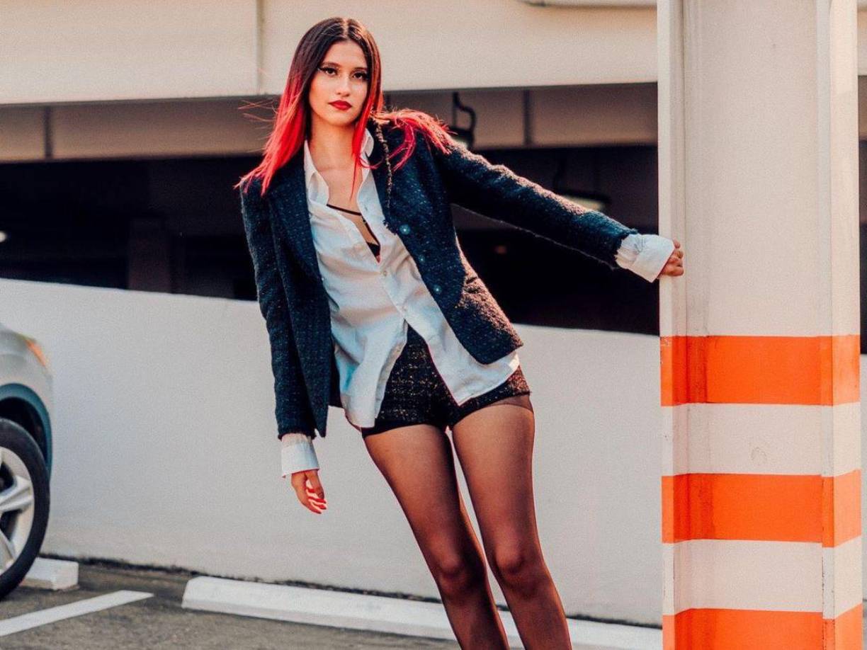 Bryan Espinoza, director del Miss Supranational Honduras, expresó que “hay un equipo de colombianos, dominicanos y puertorriqueños que van estar preparándola, entre ellos varios médicos reconocidos por trabajar para celebridades”. 