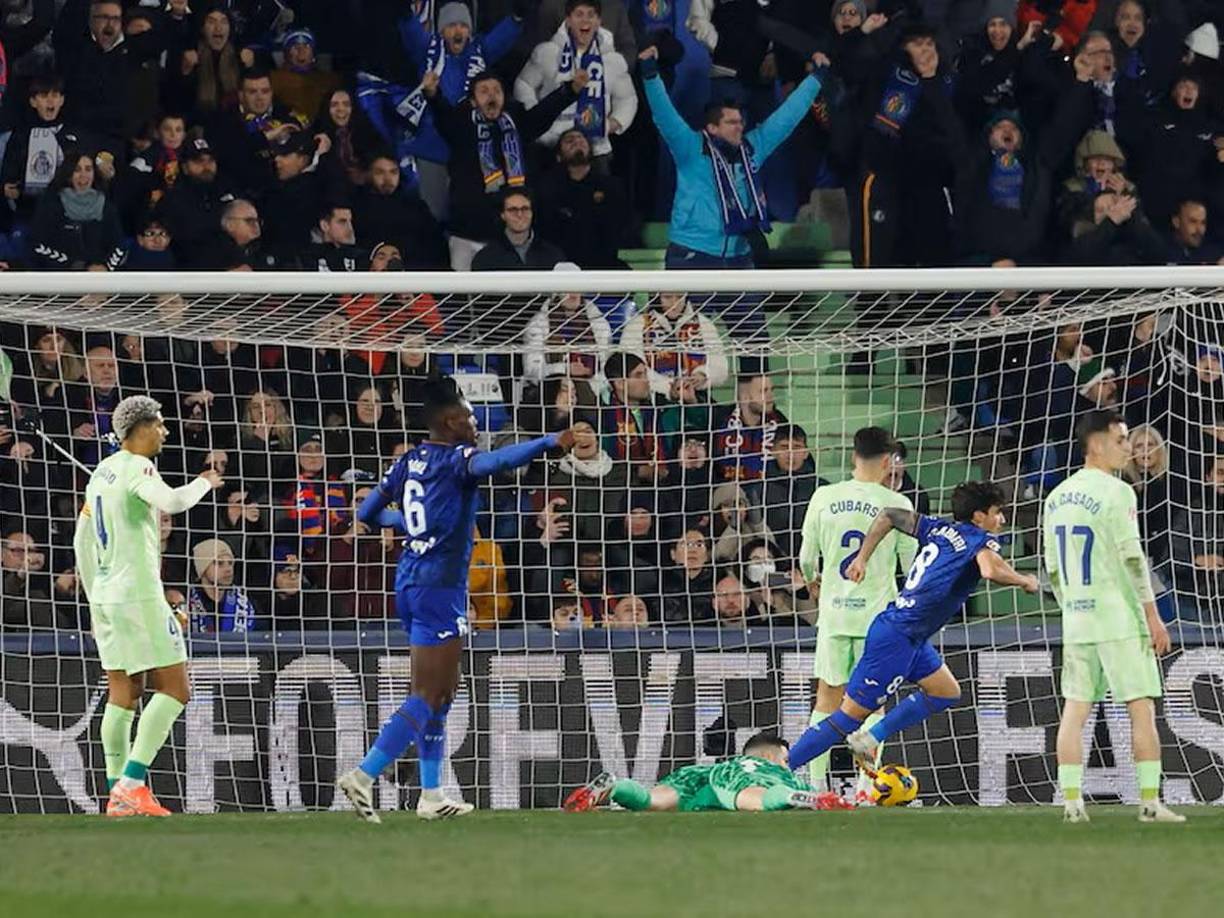 El Barcelona no pudo mantener su ventaja y tropezó en el campo del Getafe.