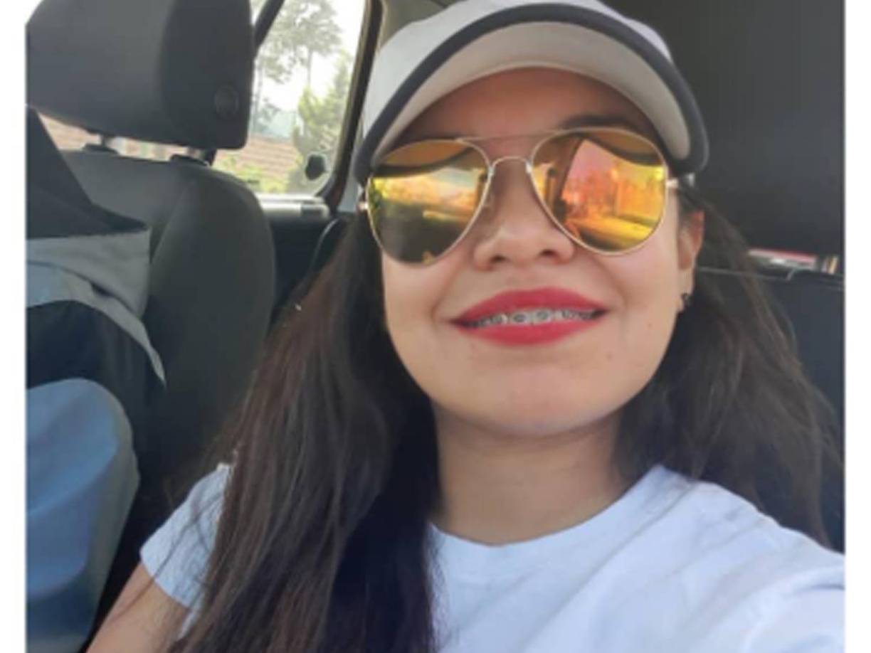 Según los detalles, el cuerpo de la joven se encontraba doblado y sumergido en una clase de líquido dentro de un pequeño barril de plástico celeste, tapadera negra, con grafitis y una cuerda amarilla para sellarlo bien.