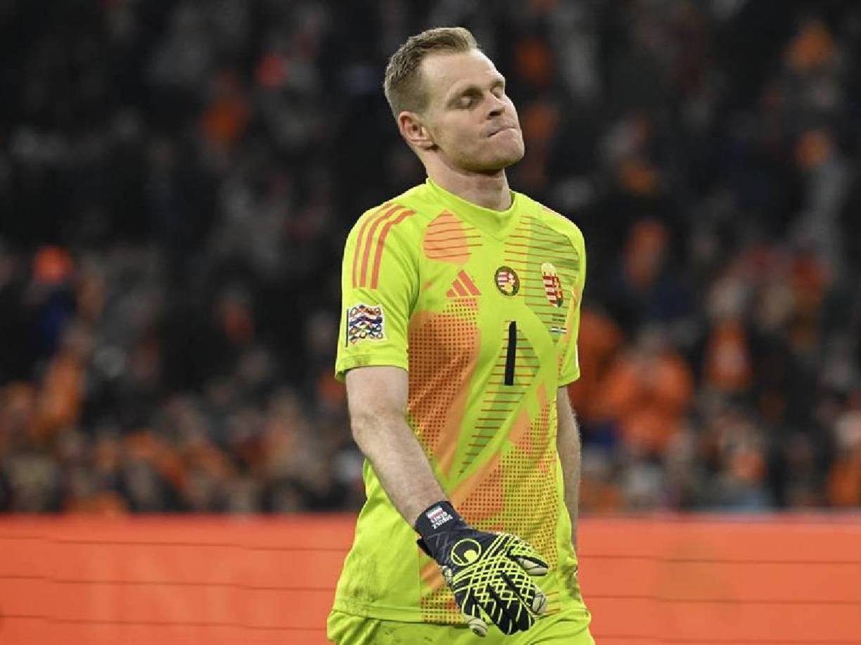 El partido estuvo detenido por varios minutos y finalmente Szalai fue trasladado a un hospital de Amsterdam.