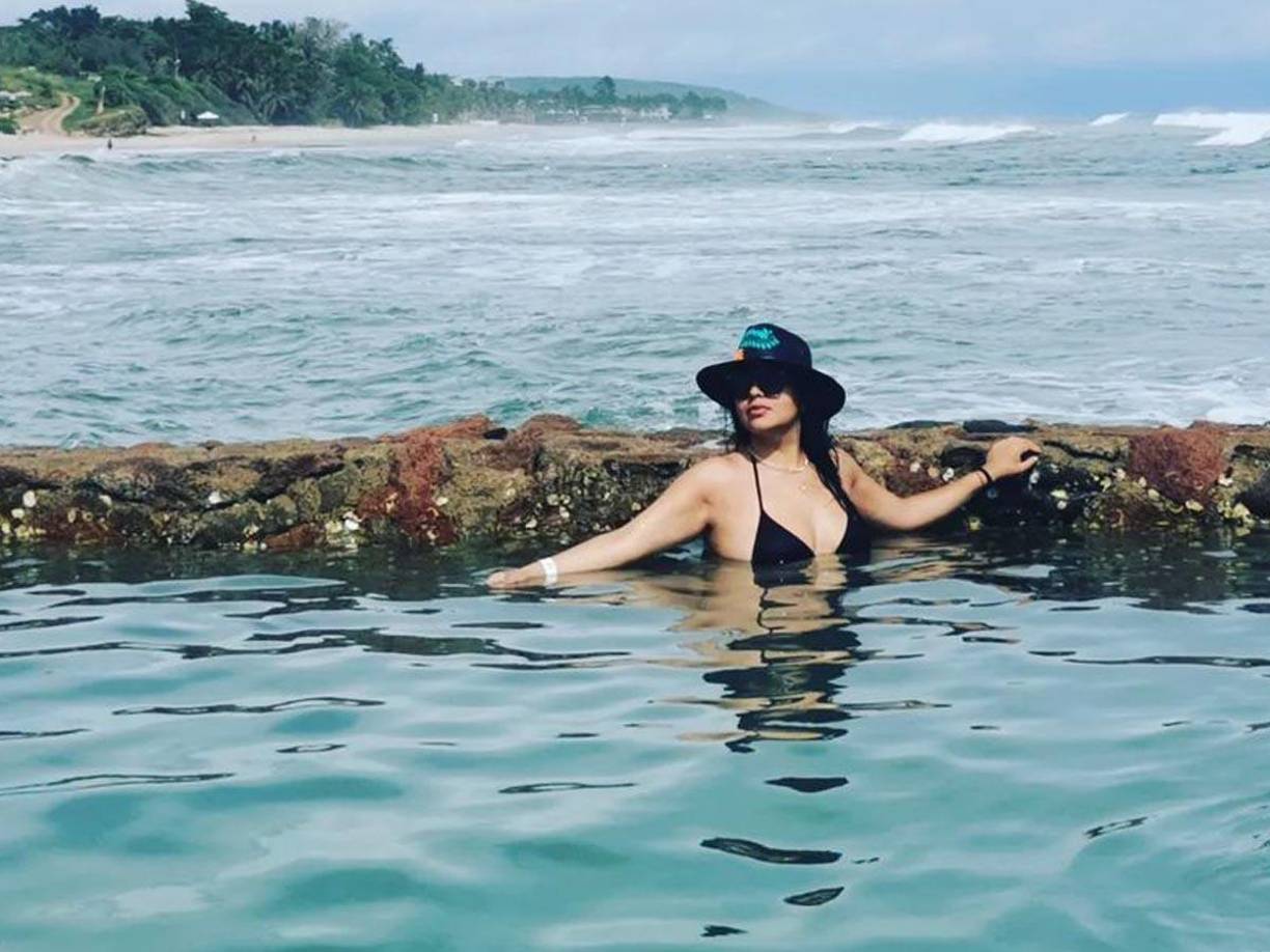 La mujer quería verse más bella.