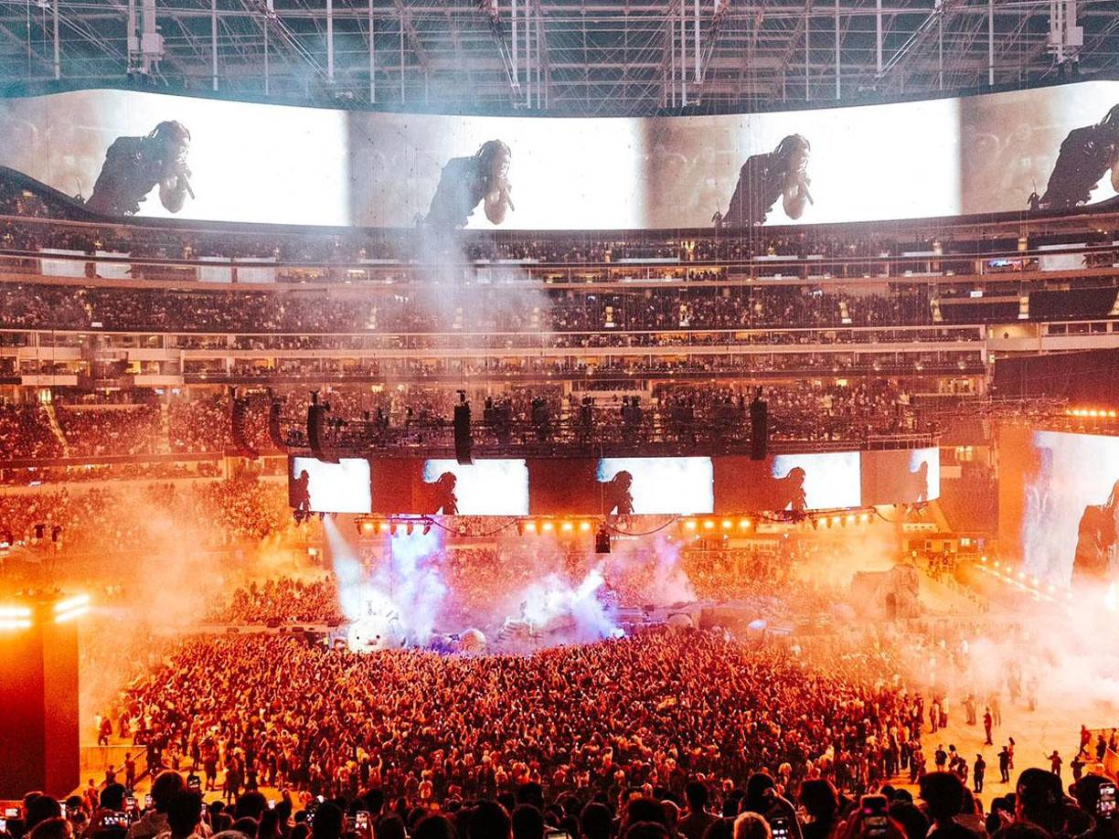 El SoFi Stadium es un estadio multipropósito y cuenta con un aforo para 70 mil personas. También es utilizado para conciertos. Aquí se disputarán juegos en el Mundial del 2026.