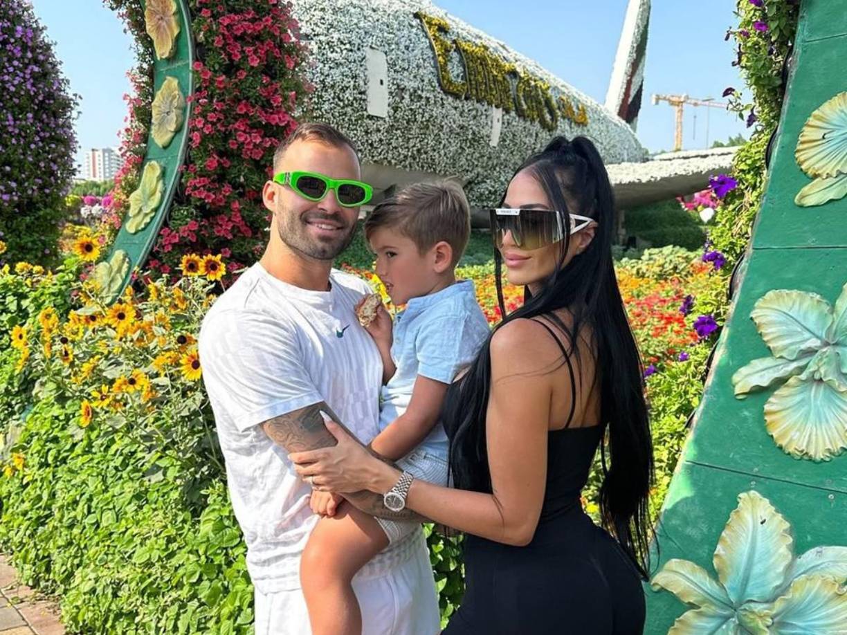 “Podías cobrar mucho, pero me trataron muy mal. Ahí me di cuenta de que Real Madrid es el mejor del mundo en todo. Me sentía que trataba con un señor que es billonario y usa a los jugadores como si fueran chapas”, fueron otras de las palabras de Jesé. 