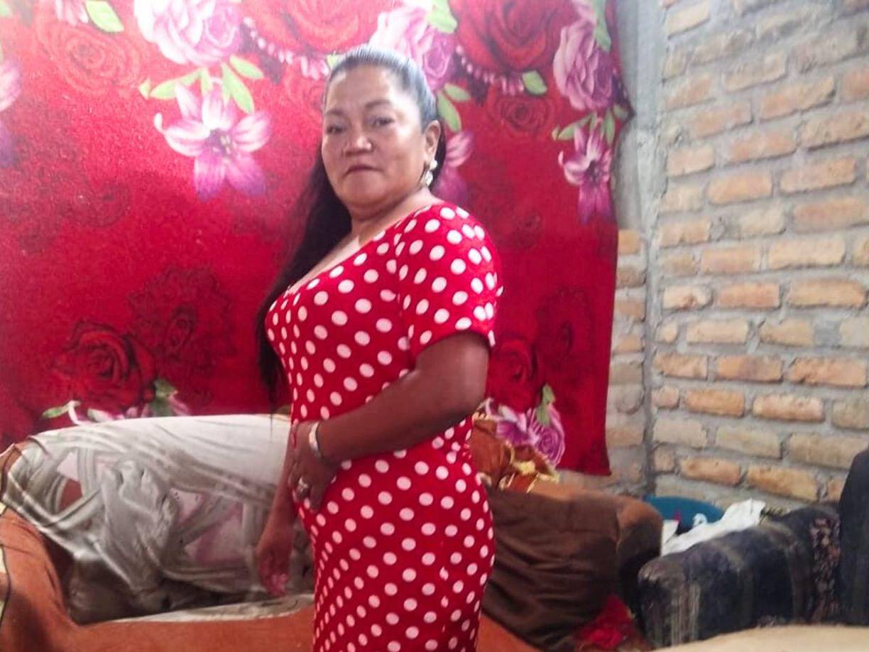 Alma Zulema Romero, una mujer trabajadora de Comayagüela, fue brutalmente asesinada a balazos al regresar a su hogar en la colonia Nueva Capital, sector 4, Distrito Central. 